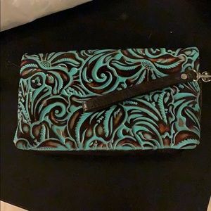 Patricia Nash magnetic wristlet clutch